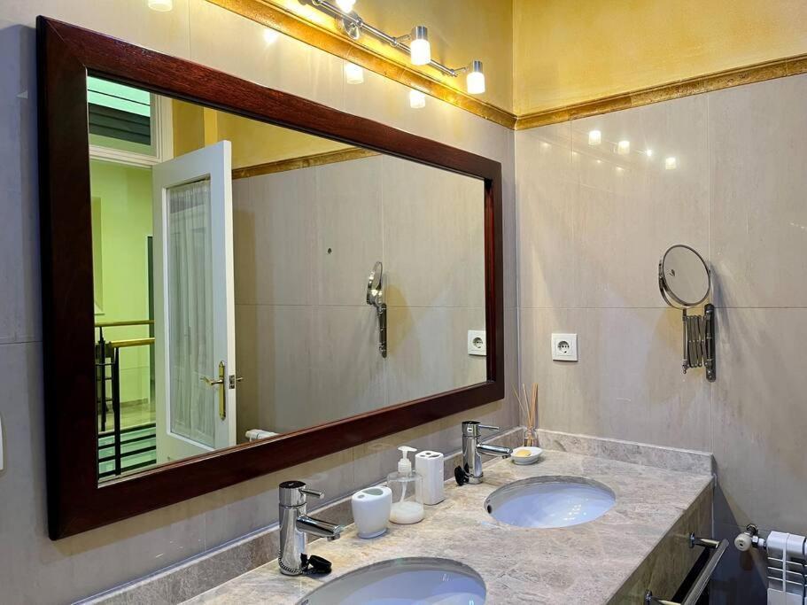 Apartamento Suite Alameda De Hercules Seville Luaran gambar